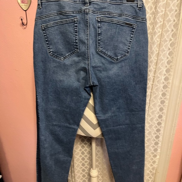 Jeans - Picture 3 of 5